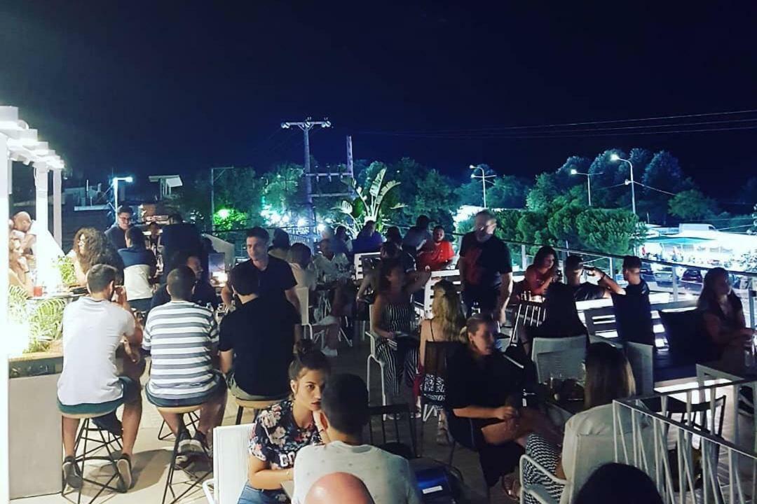 Kasta Beach Hotel Ofrínion المظهر الخارجي الصورة